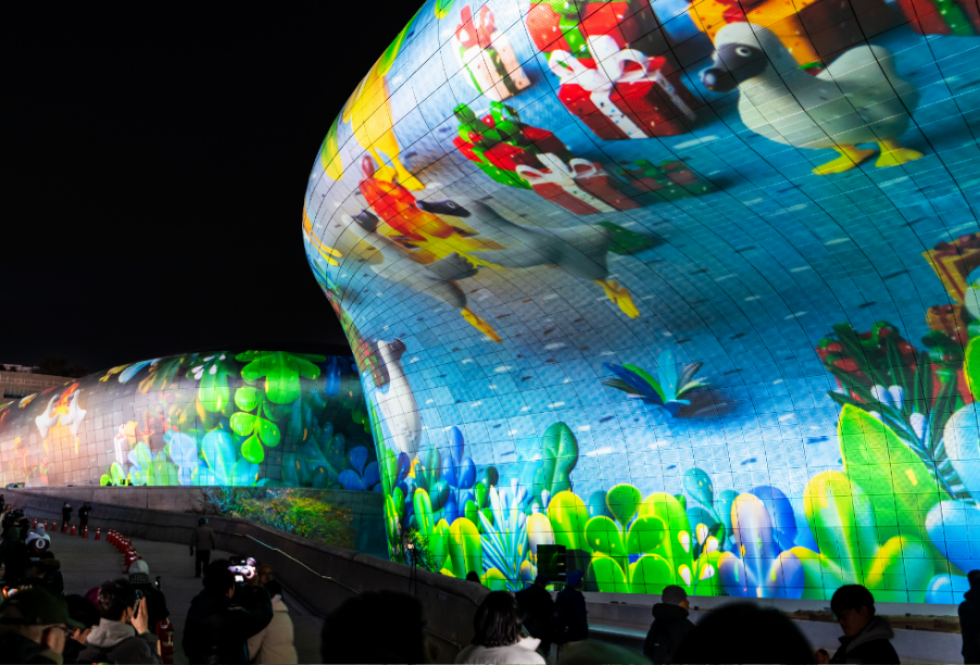 DDP's 222m High Facade Turned into a Canvas: “Seoul Light DDP” Sweeps All 3 Major International Design Awards