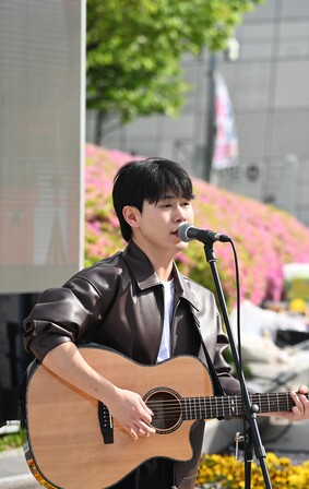 <DDPlay 버스킹 6~7월 아티스트 모집>